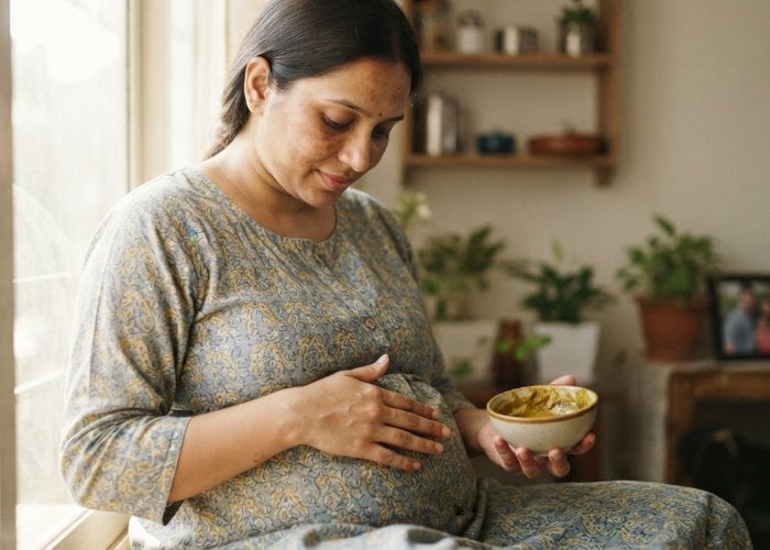 Post Pregnancy Pigmentation से राहत के लिए अपनाएं ये 4 आसान Home Remedies