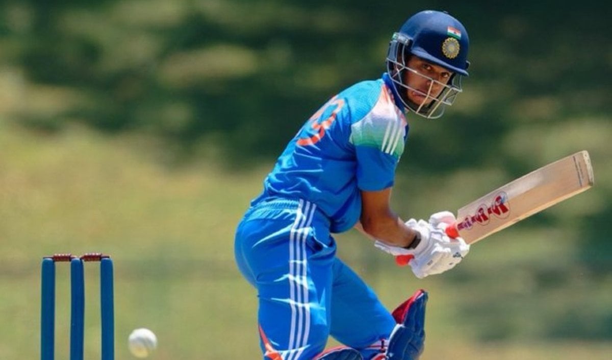 Vinoo Mankad Trophy में Rahul Dravid के बेटे Anvay Dravid ने 151 रन बनाकर Karnataka को जिताया Vinoo Mankad Trophy में Rahul Dravid के बेटे Anvay Dravid ने 151 रन बनाकर Karnataka को जिताया