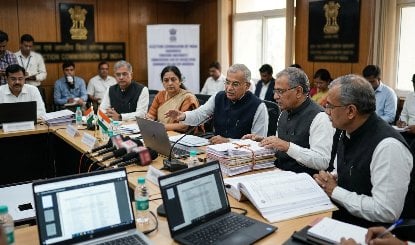 ECI ने 17 राज्यों में शुरू किया SSR, दलों को मिलेगी वोटर लिस्ट की आसान PDF