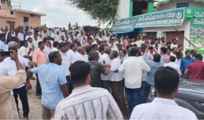 TDP और YSRCP समर्थकों के बीच Annamayya में भारी हिंसा, कई गाड़ियां फूंकीं, दफ्तर में तोड़फोड़