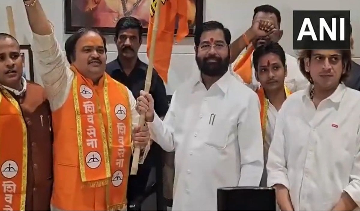 Uddhav Thackeray को बड़ा झटका, Shiv Sena UBT छोड़ Shinde कैंप में आए Anand Dubey