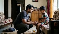 Parenting Tips: बच्चों से माफी मांगने से नहीं घटता अधिकार, मजबूत होता है रिश्ता