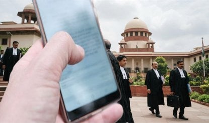 बच्चों के लिए Internet मौलिक अधिकार, उम्र आधारित बैन Supreme Court ने किया खारिज