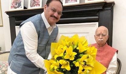 Health Minister JP Nadda पहुंचे Apollo Hospital, वरिष्ठ BJP नेता LK Advani का जाना हाल