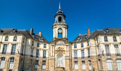 France Protest: महंगाई के खिलाफ सड़कों पर उतरे लोग, फिर मची लूट और आगजनी; 1,200 गिरफ्तार