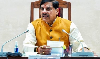 Gwalior Accident पर सीएम मोहन यादव का सख्त एक्शन, 8 पुलिसकर्मी निलंबित