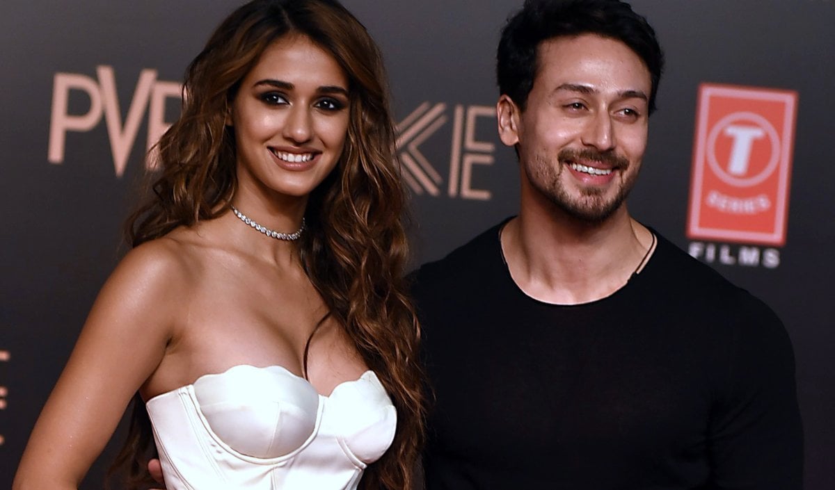 Tiger Shroff पर जानलेवा हमले के बाद मुश्किल घड़ी में दोस्त का साथ, देर रात अभिनेता के घर मिलने पहुंचीं Disha Patani Tiger Shroff पर जानलेवा हमले के बाद मुश्किल घड़ी में दोस्त का साथ, देर रात अभिनेता के घर मिलने पहुंचीं Disha Patani