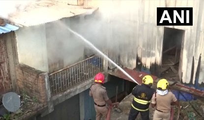 Bihar के चांदनी मार्केट में धधकी आग, 10 दमकल गाड़ियां पहुंचीं; मची अफरा-तफरी