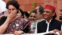 क्या सपा संग गठबंधन पर फंसा पेंच? कांग्रेस ने यूपी के लिए 150 सीटों की योजना तैयार की, प्रियंका गांधी ने संभाली कमान क्या सपा संग गठबंधन पर फंसा पेंच? कांग्रेस ने यूपी के लिए 150 सीटों की योजना तैयार की, प्रियंका गांधी ने संभाली कमान