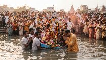 Durga Visarjan 2026: विजयादशमी पर प्रतिमा विसर्जन के लिए मिलेगा 1 घंटा 59 मिनट का शुभ मुहूर्त Durga Visarjan 2026: विजयादशमी पर प्रतिमा विसर्जन के लिए मिलेगा 1 घंटा 59 मिनट का शुभ मुहूर्त
