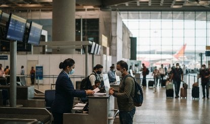 Mumbai Airport की क्षमता में 50 लाख यात्रियों की कटौती की तैयारी, Navi Mumbai जाएंगे स्लॉट