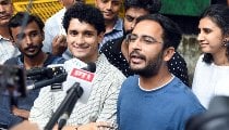 Delhi High Court पहुंचे CJP कार्यकर्ता Saurav Das और Ashutosh Ranka, SEM हिरासत आदेश को दी चुनौती Delhi High Court पहुंचे CJP कार्यकर्ता Saurav Das और Ashutosh Ranka, SEM हिरासत आदेश को दी चुनौती