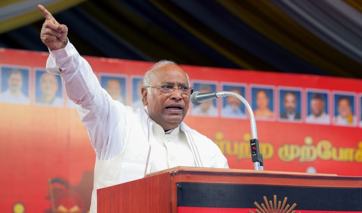 Nari Shakti Vandan Act पर विपक्ष की दो टूक, Mallikarjun Kharge बोले- मौजूदा सीटों पर फौरन मिले Women Quota