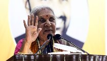 गर्लफ्रेंड बनाने में बुराई नहीं, लड़की को मां बनाकर छोड़ना गलत, यूथ को राज्यपाल आनंदीबेन पटेल की सलाह