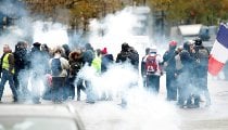 France Protests India Advisory | फ्रांस में उग्र प्रदर्शन और तनाव के बीच भारत ने जारी की एडवाइजरी, राष्ट्रपति मैक्रों और डोनाल्ड ट्रंप के बीच तीखी जुबानी जंग