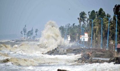 West Bengal में गिरेगा पारा और होगी मूसलाधार बारिश, IMD ने मछुआरों को समुद्र में न जाने की दी सलाह