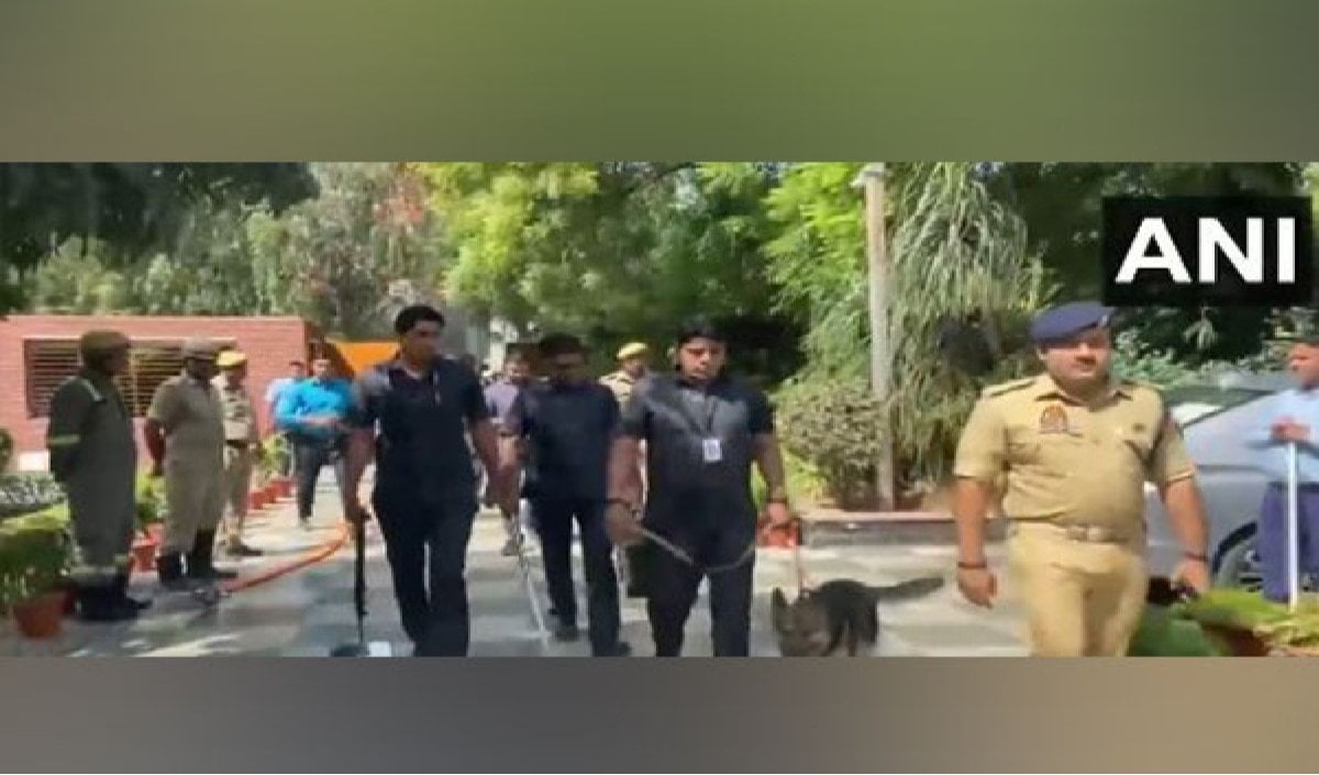 Rohini के Venkateshwar और Mayur Vihar के Salwan School में बम की धमकी, जांच जारी