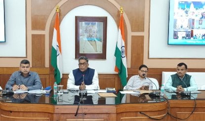 Bihar Chief Secretary ने की समीक्षा बैठक, सभी DM को सड़क और Chhath पर दिए निर्देश
