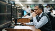 26 October, 2026 Stock Market Updates: क्रूड ऑयल की मार से गिरा शेयर बाजार, सेंसेक्स133 अंक टूटकर