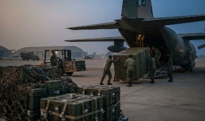 हूती दानदन दाग रहे सऊदी पर मिसाइल, पाकिस्तान ने हथियारों और Air Defence System की सप्लाई बढ़ाई