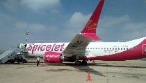 सस्ता है... दिल्ली एयरपोर्ट पर SpiceJet स्टाफ के कमेंट पर भड़के यात्री, देखें वायरल वीडियो सस्ता है... दिल्ली एयरपोर्ट पर SpiceJet स्टाफ के कमेंट पर भड़के यात्री, देखें वायरल वीडियो