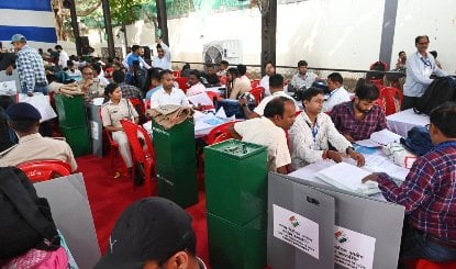 Bihar Legislative Council की 8 सीटों पर मतगणना जारी, NDA और जन सुराज के बीच कड़ा मुकाबला, अनंत सिंह निष्कासन से गरमाई सियासत