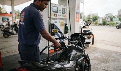 केंद्र सरकार ने Flex Fuel वाहनों में E85 और E100 के इस्तेमाल को दी मंजूरी