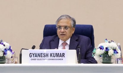 सभी SIR आदेश सर्वसम्मति से लिए गए, फॉर्म 6 में कोई बदलाव नहीं हुआ: CEC ज्ञानेश कुमार के खिलाफ याचिका पर सुप्रीम कोर्ट में चुनाव आयोग का करारा जवाब