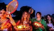 Karwa Chauth 2026: प्रेम, विश्वास और अखंड सौभाग्य का पर्व है करवा चौथ
