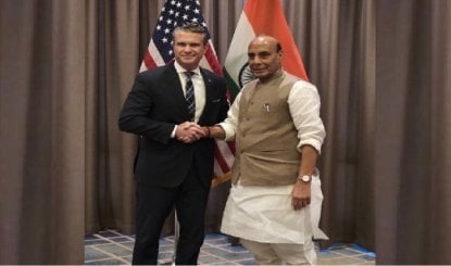 आसियान रक्षा बैठक से इतर मिले राजनाथ सिंह और पीट हेगसेथ, जानें क्या हुई बात?