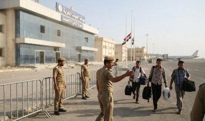 Houthi विद्रोहियों ने Aden Airport पर किया हमला, खाली कराया गया पूरा परिसर