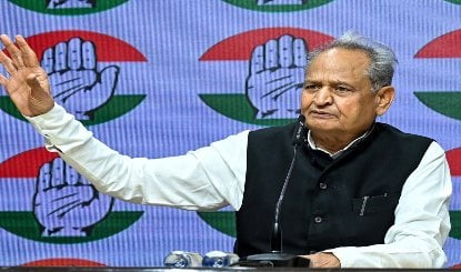 BJP सरकार विज्ञापनों के बजाय सुरक्षा पर ध्यान दे, Jaipur में अपराधों पर बोले Ashok Gehlot