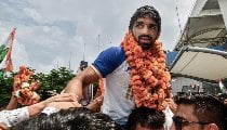 Asian Games 2026 में Aman Sehrawat ने जीता Gold Medal, नॉर्थ कोरियाई पहलवान को हराया Asian Games 2026 में Aman Sehrawat ने जीता Gold Medal, नॉर्थ कोरियाई पहलवान को हराया