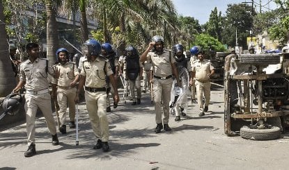 यूपी में अपराध पर सख्त प्रहार! 9.5 वर्षों में पुलिस एनकाउंटर में 303 ढेर, 23,601 इनामी बदमाश गिरफ्तार, 15,233 करोड़ की संपत्ति ज़ब्त