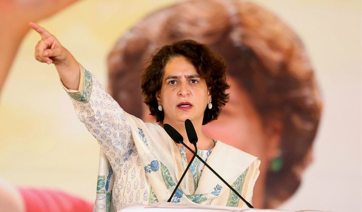 DU की छात्राओं के प्रदर्शन का Priyanka Gandhi ने किया समर्थन, महिला सुरक्षा पर उठाए सवाल