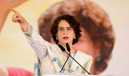 DU की छात्राओं के प्रदर्शन का Priyanka Gandhi ने किया समर्थन, महिला सुरक्षा पर उठाए सवाल