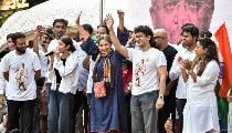 Mumbai Police ने Shivaji Park में बिना अनुमति प्रदर्शन पर CJP आयोजकों समेत 500 पर दर्ज की FIR Mumbai Police ने Shivaji Park में बिना अनुमति प्रदर्शन पर CJP आयोजकों समेत 500 पर दर्ज की FIR