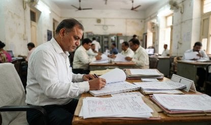 Election Commission का आदेश, Maharashtra और Delhi में बदला SIR शेड्यूल