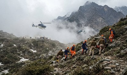 Joshimath में 6 लोगों को ले जा रहा Helicopter Crash, खोज में जुटी SDRF टीम