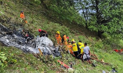 Uttarakhand Helicopter Crash से उठा सवाल, खराब मौसम में क्यों संचालित की जा रही थी उड़ान?