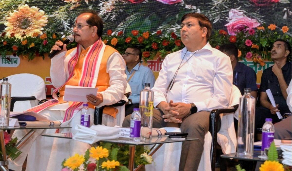 कृषि मंत्री Vijay Kumar Sinha की दो टूक, खाद और बीज में गड़बड़ी पर होगी सख्त कार्रवाई