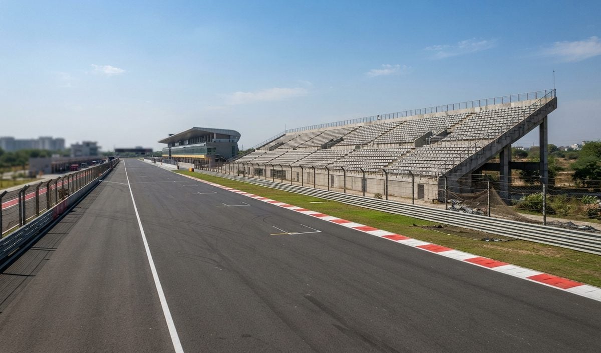 Buddh International Circuit में 13 साल बाद FIA स्तर की रेसिंग शुरू, F1 की वापसी के आसार Buddh International Circuit में 13 साल बाद FIA स्तर की रेसिंग शुरू, F1 की वापसी के आसार