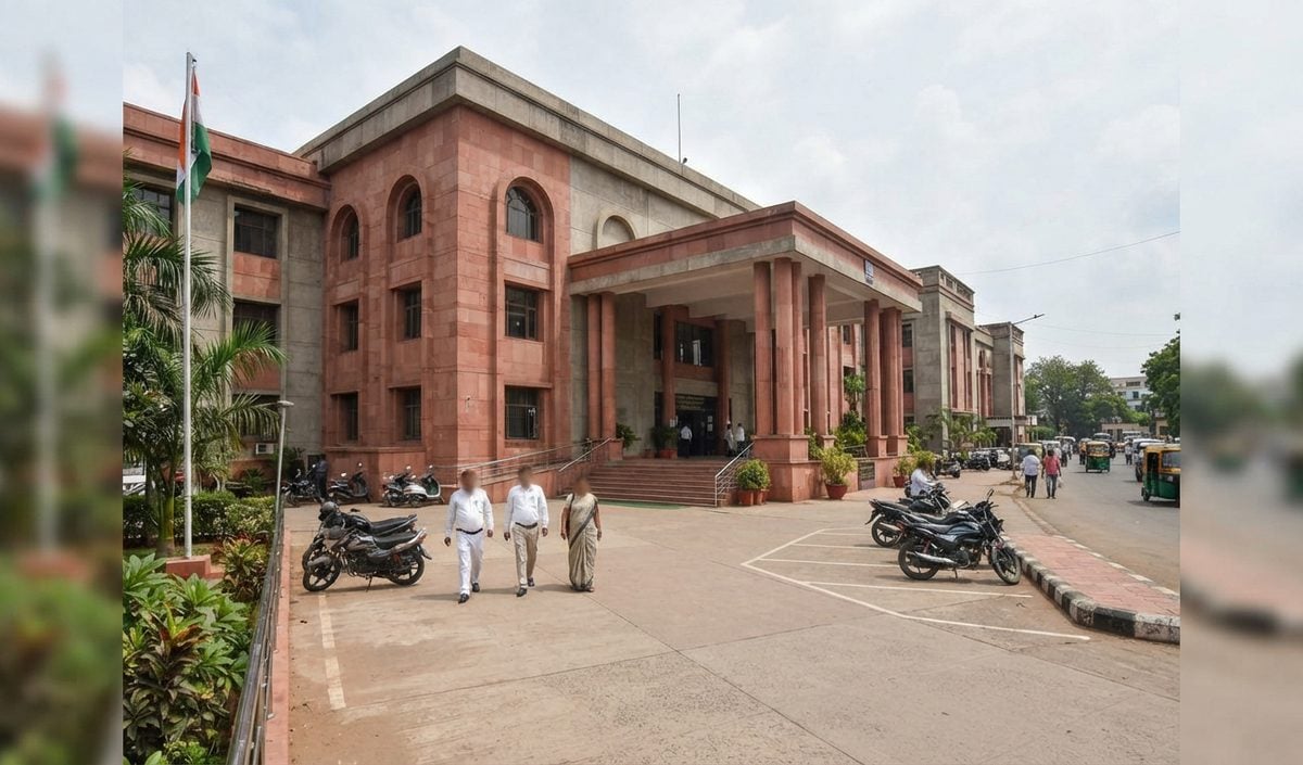 ED Action: Chhattisgarh DMF scam में 31.70 करोड़ रुपये की संपत्ति जब्त, 17 लोगों पर चार्जशीट दाखिल ED Action: Chhattisgarh DMF scam में 31.70 करोड़ रुपये की संपत्ति जब्त, 17 लोगों पर चार्जशीट दाखिल