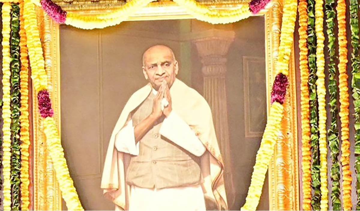 Sardar Vallabhbhai Patel Sardar Vallabhbhai Patel