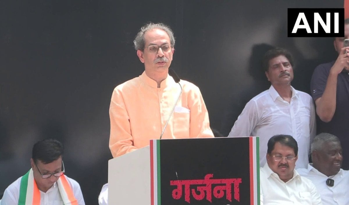 ठाकरे बंधुओं का एक मंच, Gyanesh Kumar के खिलाफ हुंकार; SIR पर भी उठाई आवाज