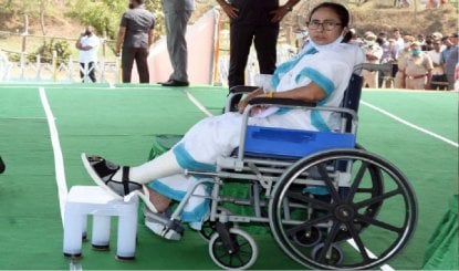 नंदीग्राम में ममता का पैर नहीं टूटा था, मेडिकल रिपोर्ट लीक, अस्पताल को कानूनी नोटिस!
