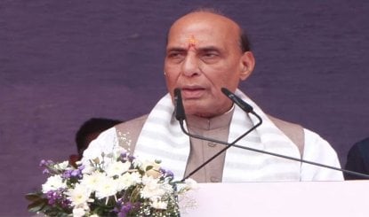 HSL Visakhapatnam पहुंचे रक्षा मंत्री Rajnath Singh, नए Slipway और इंफ्रा प्रोजेक्ट्स का किया उद्घाटन