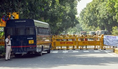 INDIA Alliance March | SIR पर आर-पार के मूड में विपक्ष! छावनी में तब्दील हुई लुटियंस दिल्ली, हाई अलर्ट जारी, सड़क पर संग्राम का संदेह