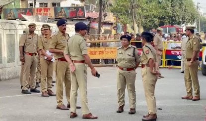 Noida Mysterious Deaths | नोएडा में 24 घंटे के अंदर 15 लोगों की मौत से मची सनसनी! साइलेंट किलर या कोई अदृश्य खौफ, पुलिस के भी उड़े होश!