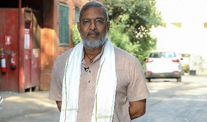 Prabhasakshi NewsRoom: Kargil War छिड़ी तो खुद को रोक नहीं पाये थे Nana Patekar, सीधे रक्षा मंत्री से इजाजत लेकर युद्ध क्षेत्र में उतर गये थे